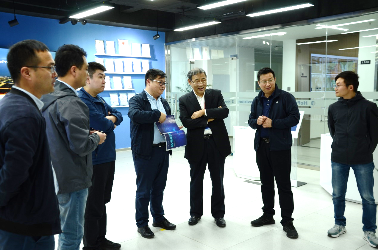 中國工程院院士鄧宗全到航譜時代指導(dǎo)科研工作